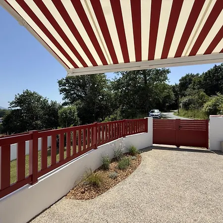 Etxean Irria Holiday home Hasparren